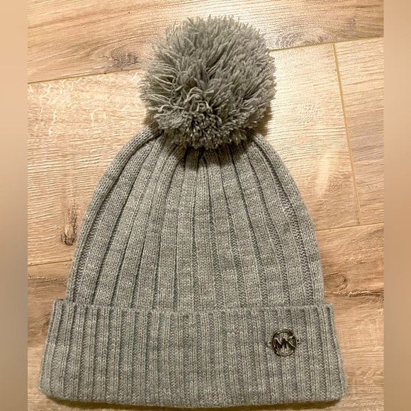 Michael Kors Beanie - Picture 1 of 3